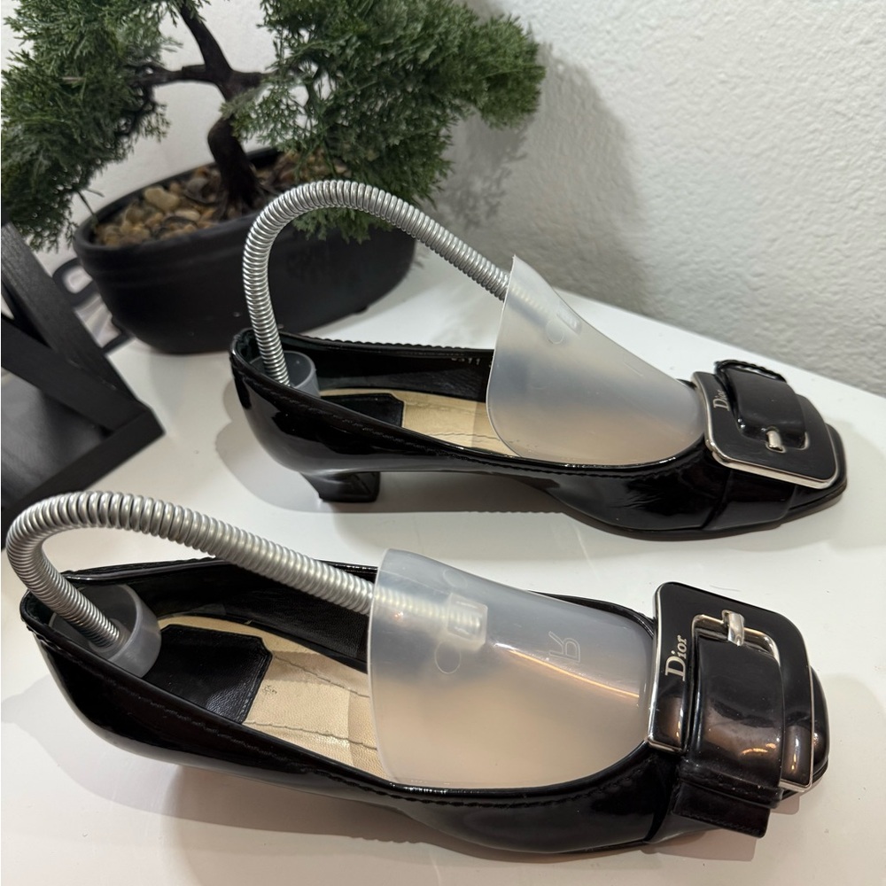 Dior Women's Black Loafers with Buckle - Picture 2 of 10